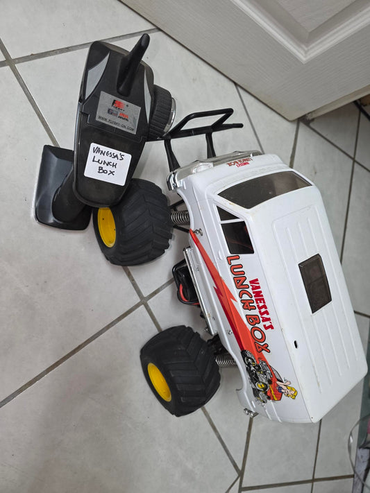 [USED] Combi 4x4 Vanessa's Lunchbox Tamiya - with flysky controller