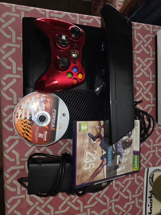 [USED] Xbox 360 E - with kinect, 500gb HDD, Red Metallic Controller + 2 Games